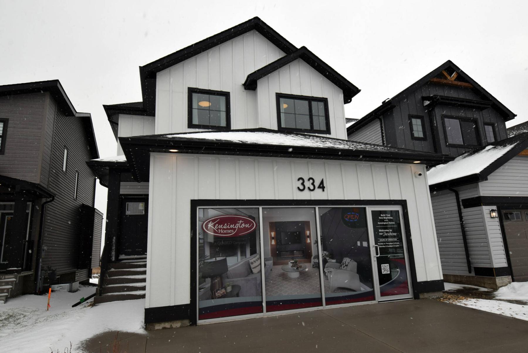  <p>TODD LEWYS / FREE PRESS</p>
                                <p>Functionality and flair co-exist in harmony in the Oakmont, a family-friendly, 1,842-sq.-ft., two-storey design by Kensington Homes.</p> 