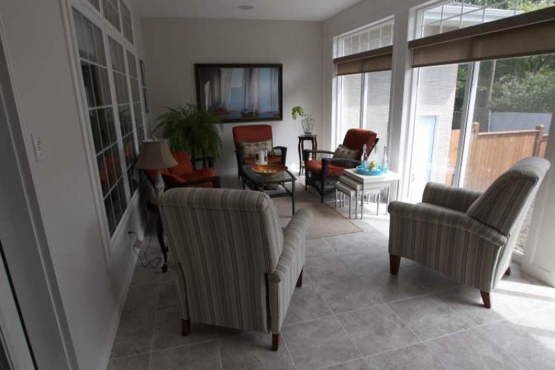 217 Grenfell Blvd. - sunroom