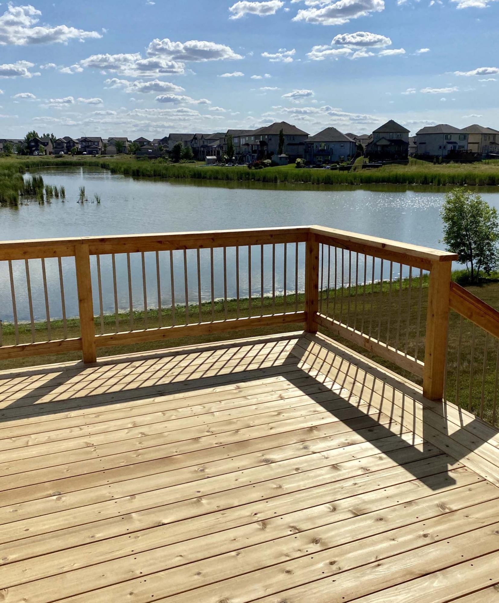 <p>Marc LaBossiere / Winnipeg Free Press</p><p>The light grey powder-coated pickets seem to fade away when gazing out at the stunning view. </p>