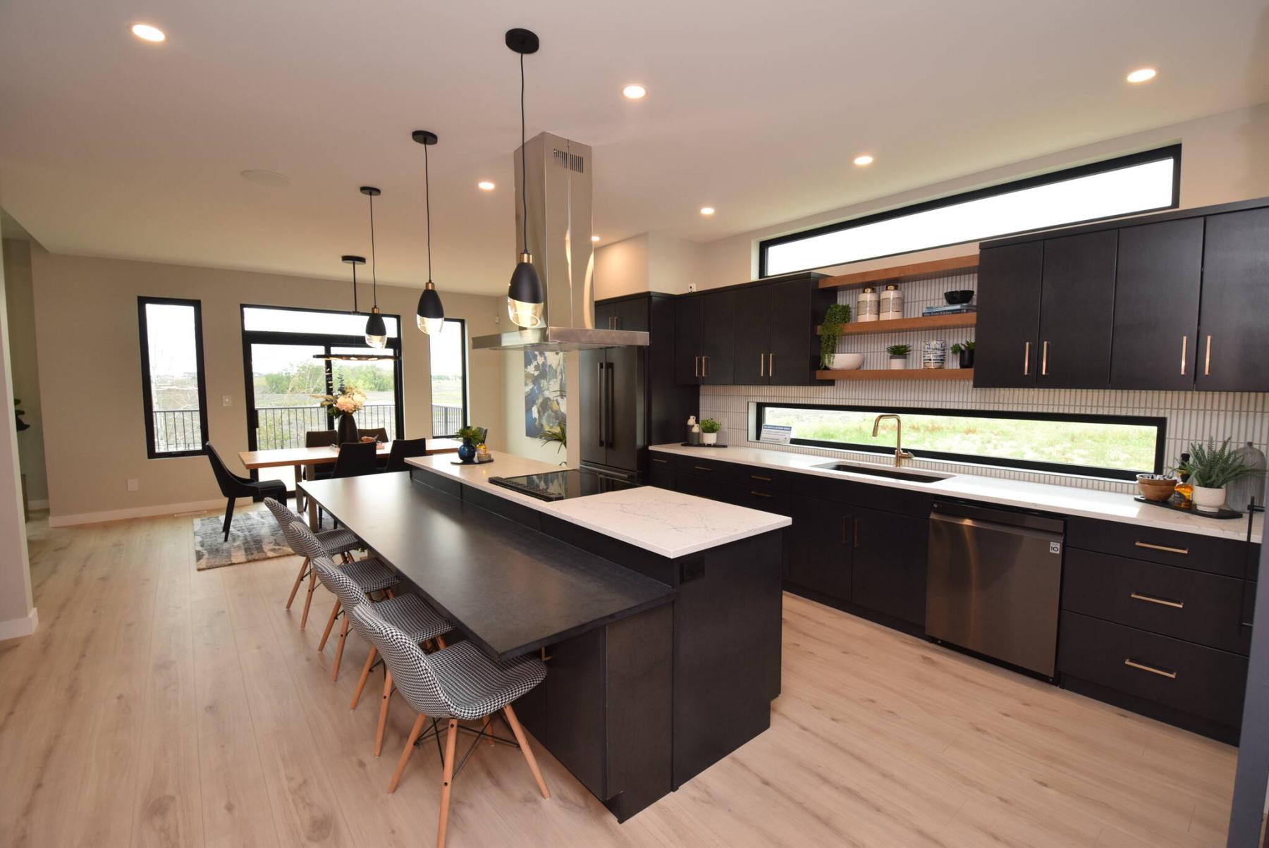 <p>Todd Lewys / Winnipeg Free Press</p>
                                <p>There are 120 stunning new homes on display in the Manitoba Home Builders&rsquo; Association&rsquo;s annual Fall Parade of Homes.</p> 