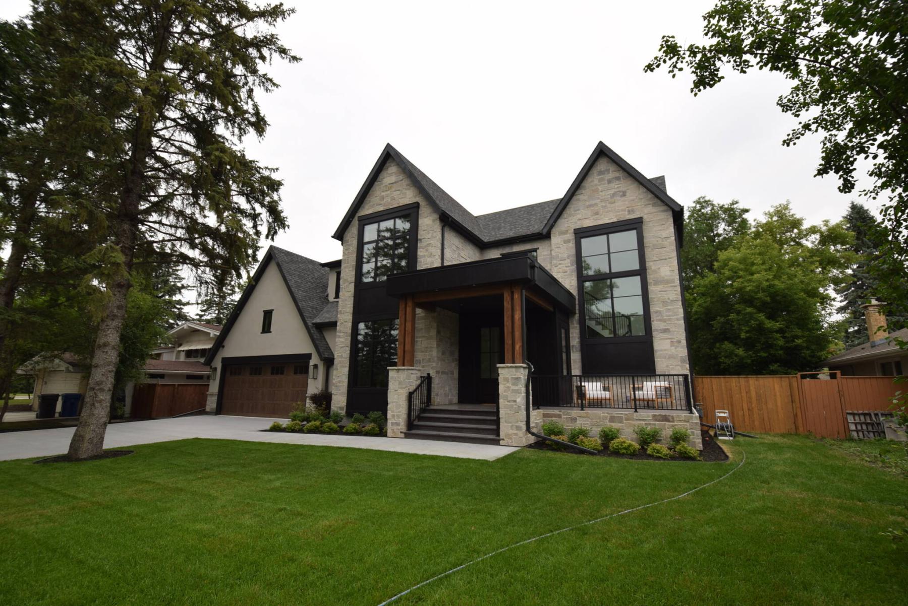  <p>Todd Lewys photos / Free Press</p>
                                <p>The 3,511 sq. ft., two-storey infill home at 303 Boreham Blvd. in Tuxedo impresses with its luxurious livable design.</p> 