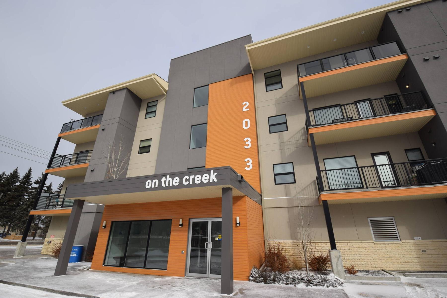  <p>Photos by Todd Lewys / Winnipeg Free Press</p>
                                <p>This spotless suite is situated in a quiet concrete and steel building just steps from the Red River and a host of amenities.</p> 