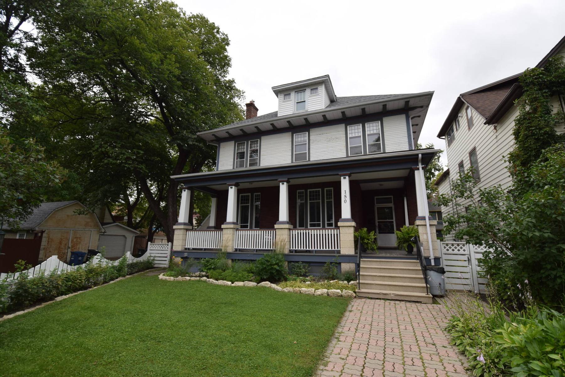  <p>Todd Lewys / Winnipeg Free Press</p>
                                <p>At nearly 3,000 sq. ft., the two-and-a-half storey home - which sits on an oversized lot - if filled with features not normally seen in Wolseley-area homes.</p> 