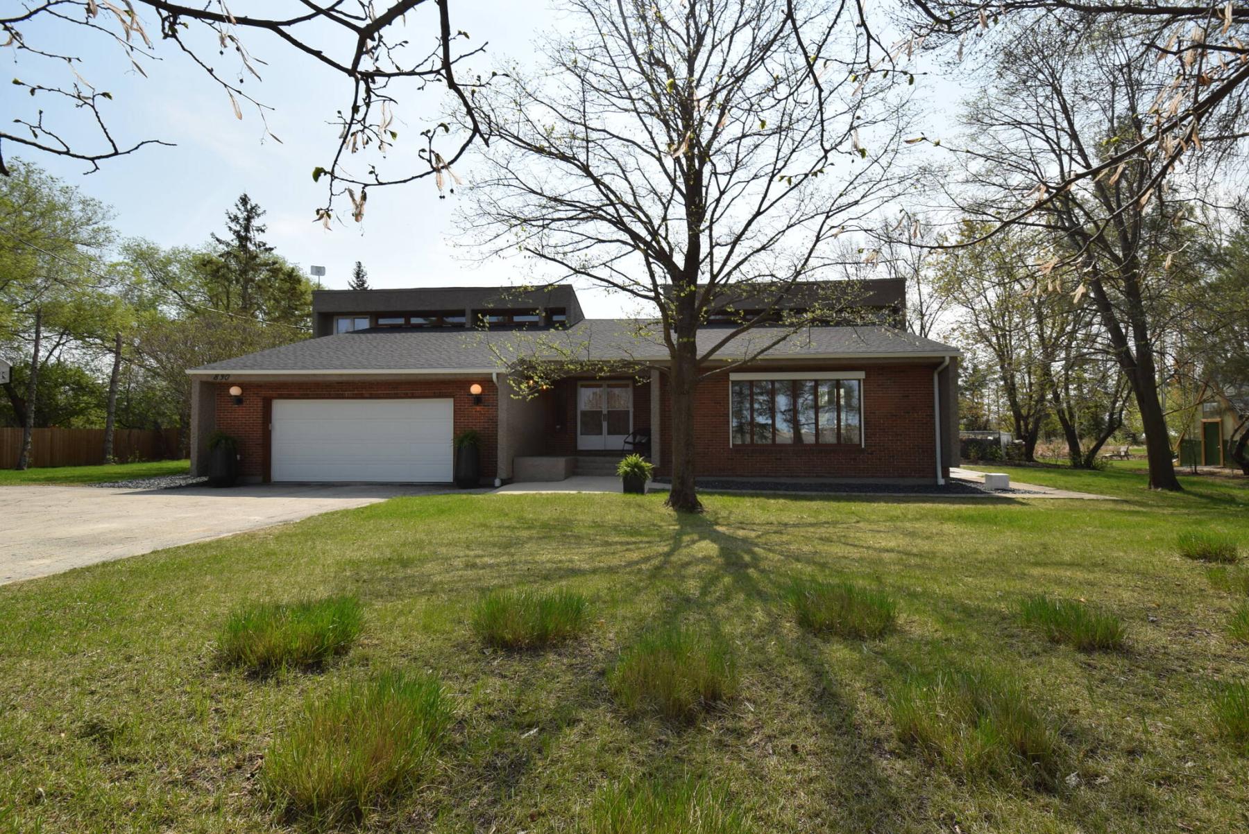  <p>PHOTOS BY TODD LEWYS / FREE PRESS</p>
                                <p>Situated in the midst of a mature five acre lot, this mid-century modern marvel offers a rare combination of country living and city convenience.</p> 