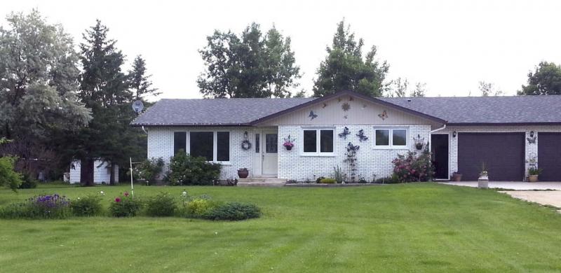 <p>845 Fort Garry Rd.</p>