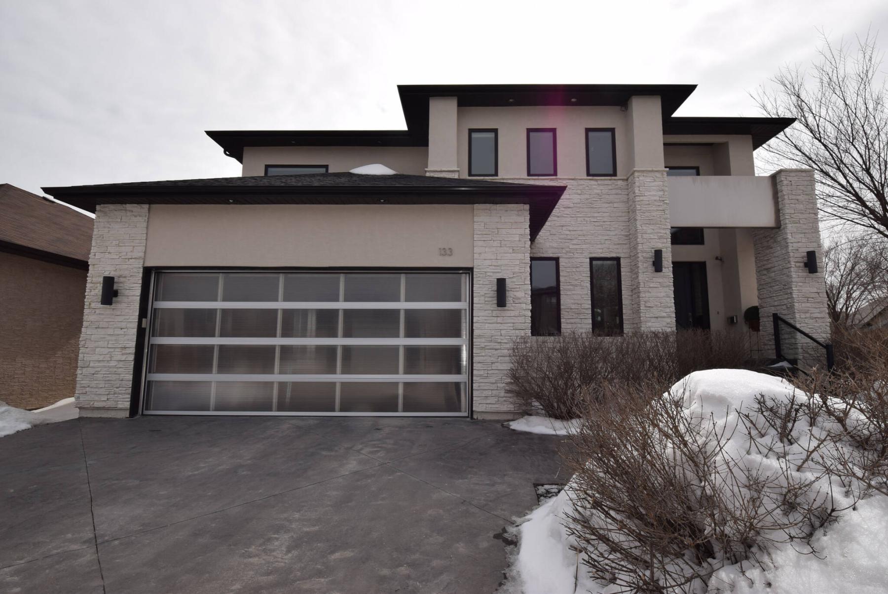  <p>TODD LEWYS / FREE PRESS</p>
                                <p>The 2.945-sq.-ft. home&rsquo;s striking exterior serves as a preview for its fabulously fashionable and functional interior.</p> 