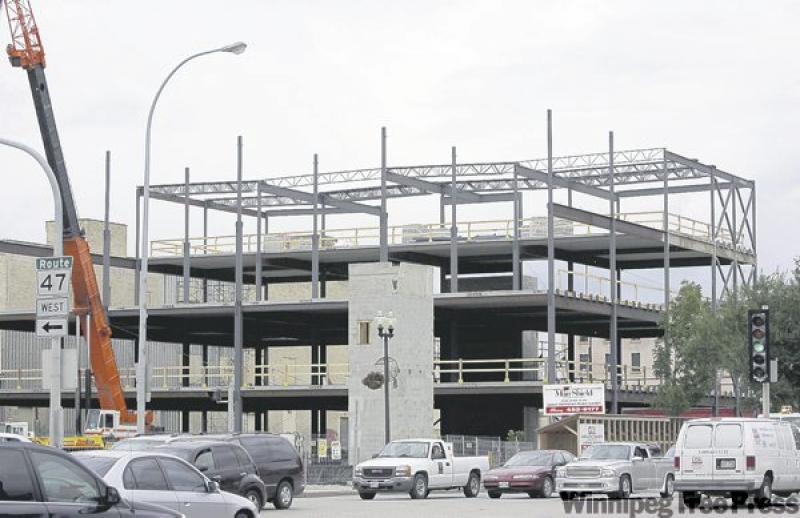 Construction has begun on a $30-million complex for Winnipeg Regional Health Authority of Main Street. (Ruth Bonneville/Winnipeg Free Press)
