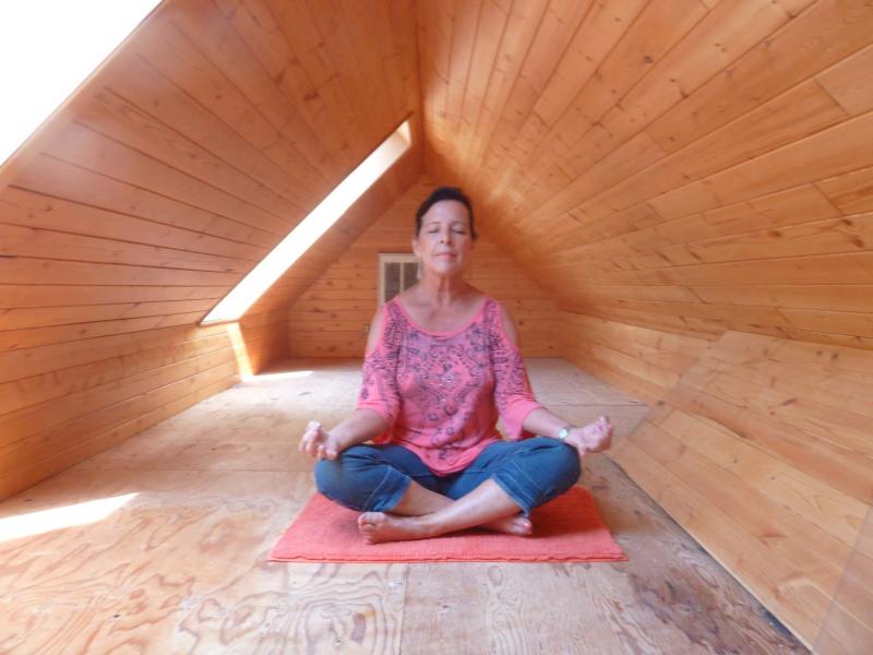 <p>Photos by Laurie Mustard / Winnipeg Free Press</p><p>Laurie Gyd&#233; does yoga in a room she and I just recently discovered in her home.</p></p>