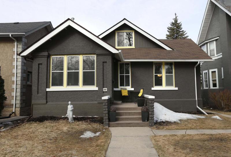 <p>WAYNE GLOWACKI / WINNIPEG FREE PRESS</p><p>Homes. 181 Ash Street in River Heights. The realtor is Dave Kramer. Todd Lewys story. March 29 2016</p>