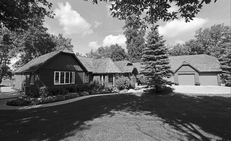 RE Sale HOMES . 3196 Henderson Hwy  for todd lewys story Aug 19 2014 / KEN GIGLIOTTI / WINNIPEG FREE PRESS