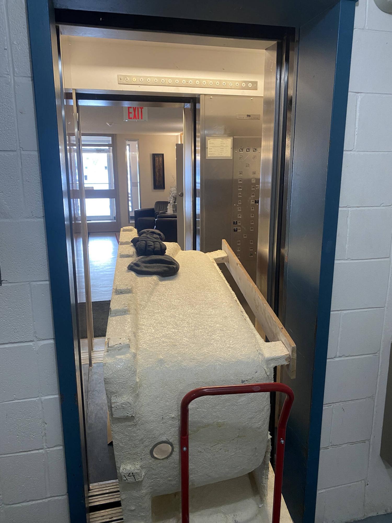  <p>Hauling junk from the 20th floor was made easier with the convertible dolly.</p> 