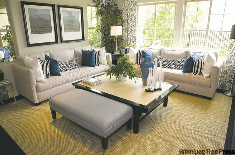 The furniture has clean lines. There is no skirting on any of the pieces, no tufted design and no pattern in the upholstery
