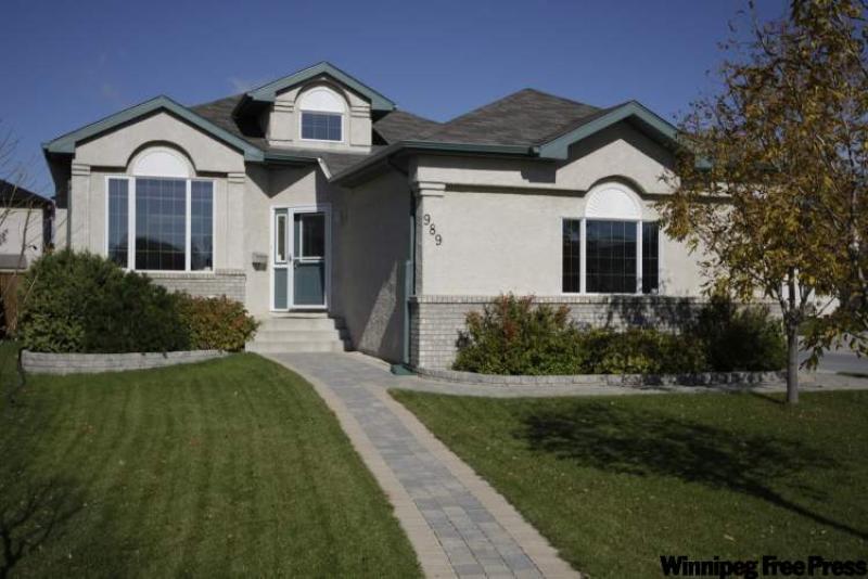SOLD & OFFERED Oct. 3010 Winnipeg Free Press Homes