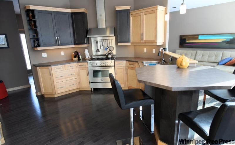 -81 River Valley Drive in Royalwood - kitchen