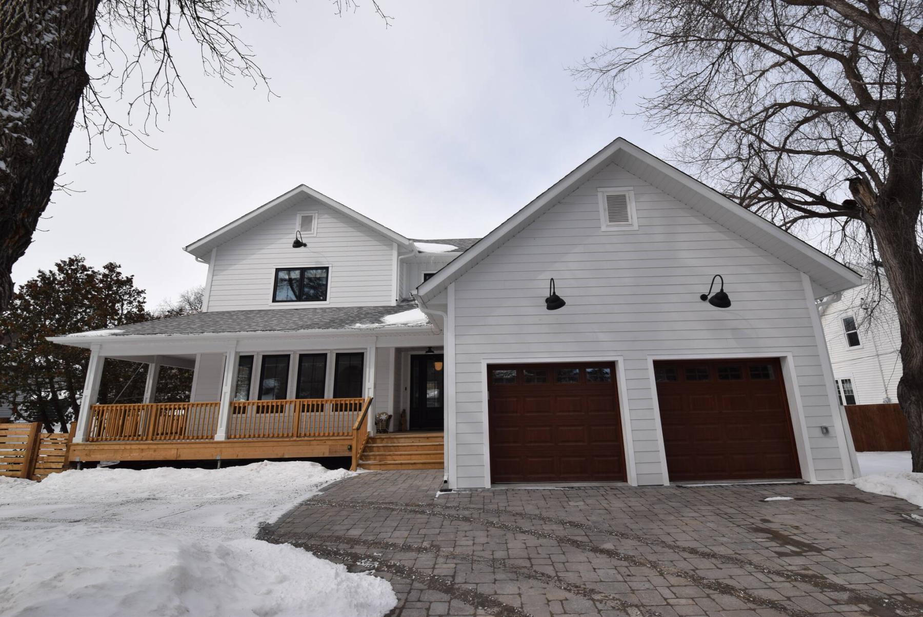  <p>Photos by Todd Lewys / Winnipeg Free Press</p>
                                <p>The elegant yet eco-friendly two-storey infill design offers about 4,600 sq. ft. of total living space spread out over three levels.</p> 