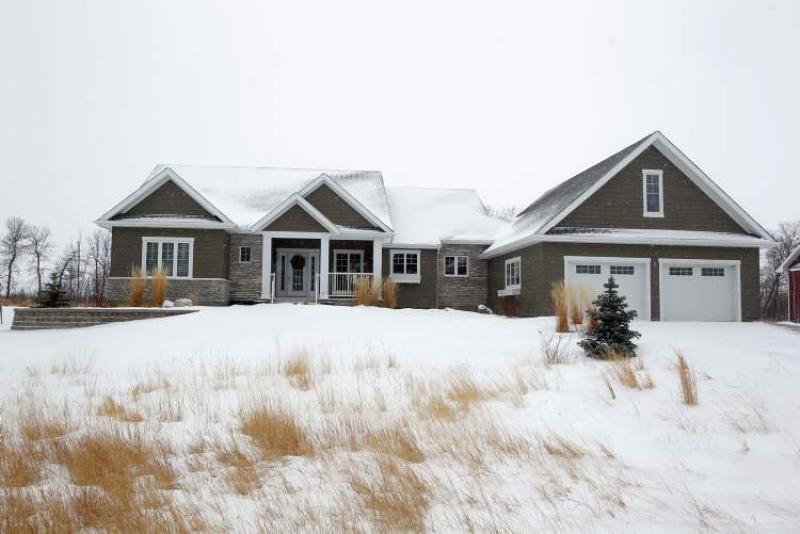 6 Kuypers Lane in Assiniboine Landing.