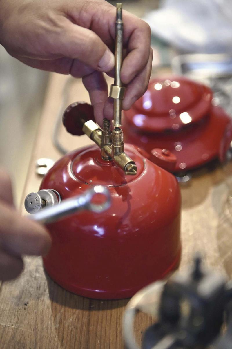 <p>Japan News-Yomiuri</p><p>Good maintenance can expand a lantern&rsquo;s service life.</p></p>