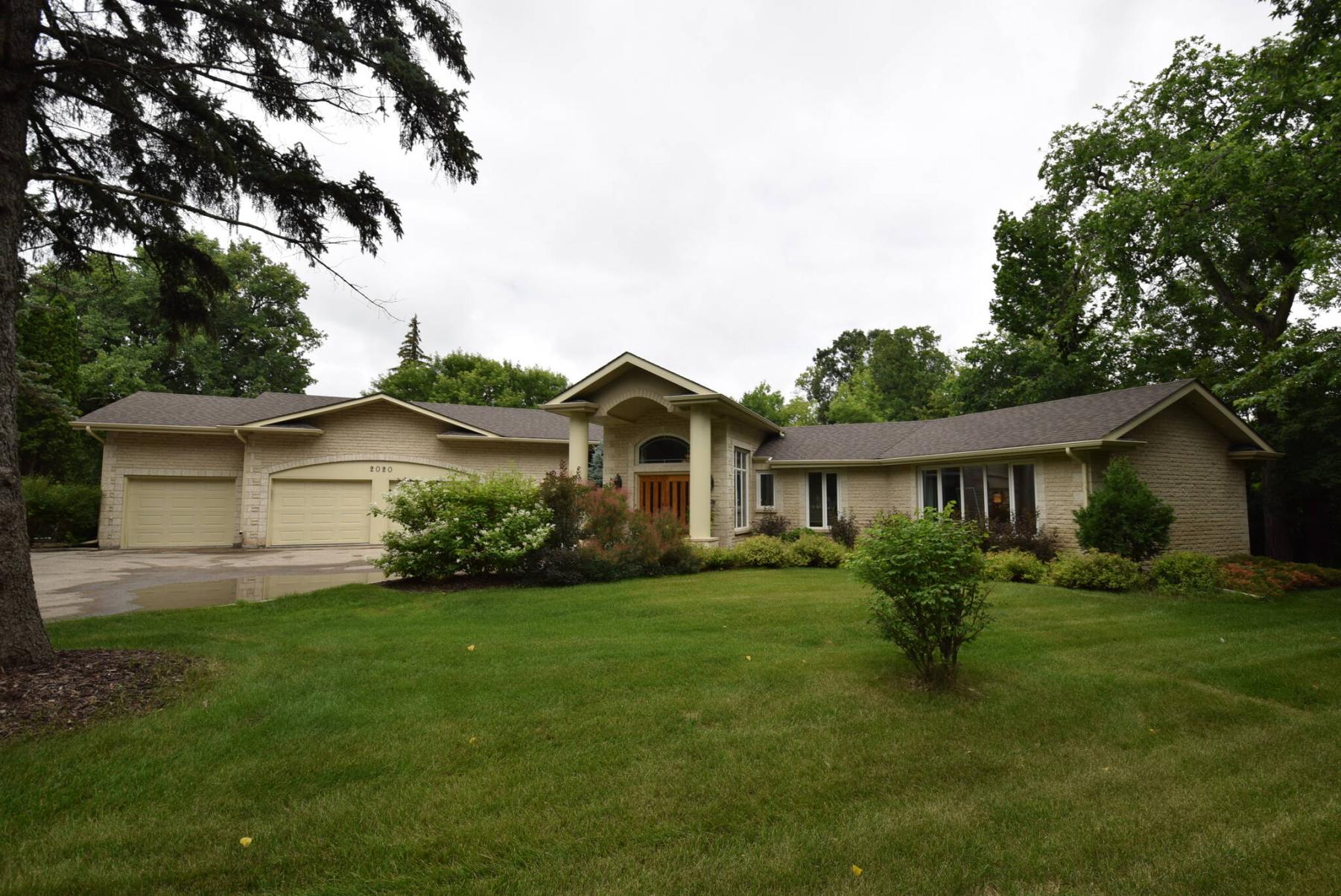 <p>This masterfully remodelled, 3,390 sq. ft. bungalow is situated in the midst of a well-treed lot that backs onto Bunn&rsquo;s Creek and the Red River.</p> 