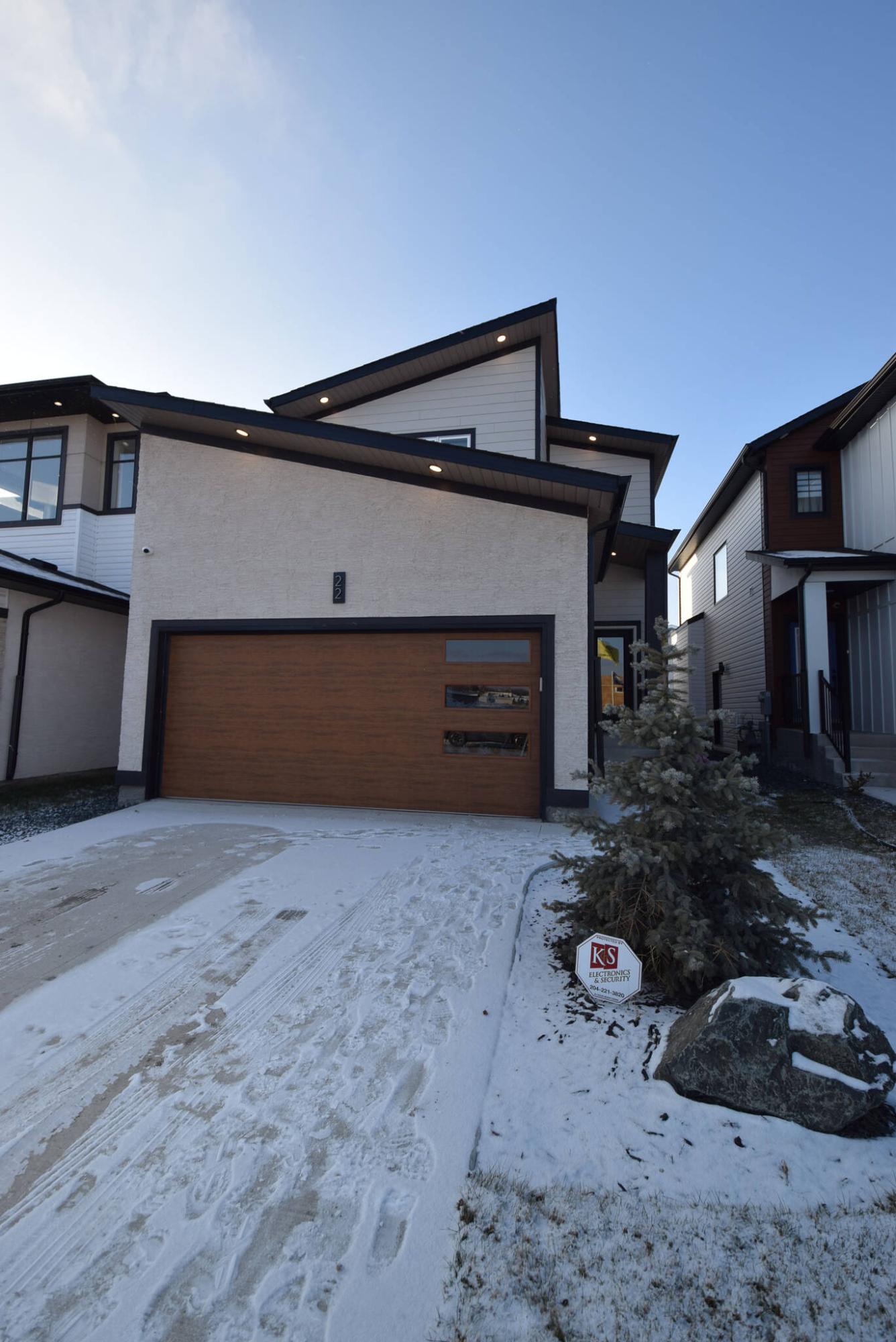  <p>The upgraded version of the Yvonne II design delivers a combination of style and versatility.</p> 