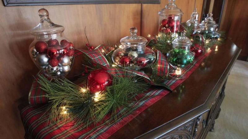 <p>Fernando Salazar / Wichita Eagle</p><p>Don&rsquo;t be afraid to include your prized possessions in your holiday design.</p>