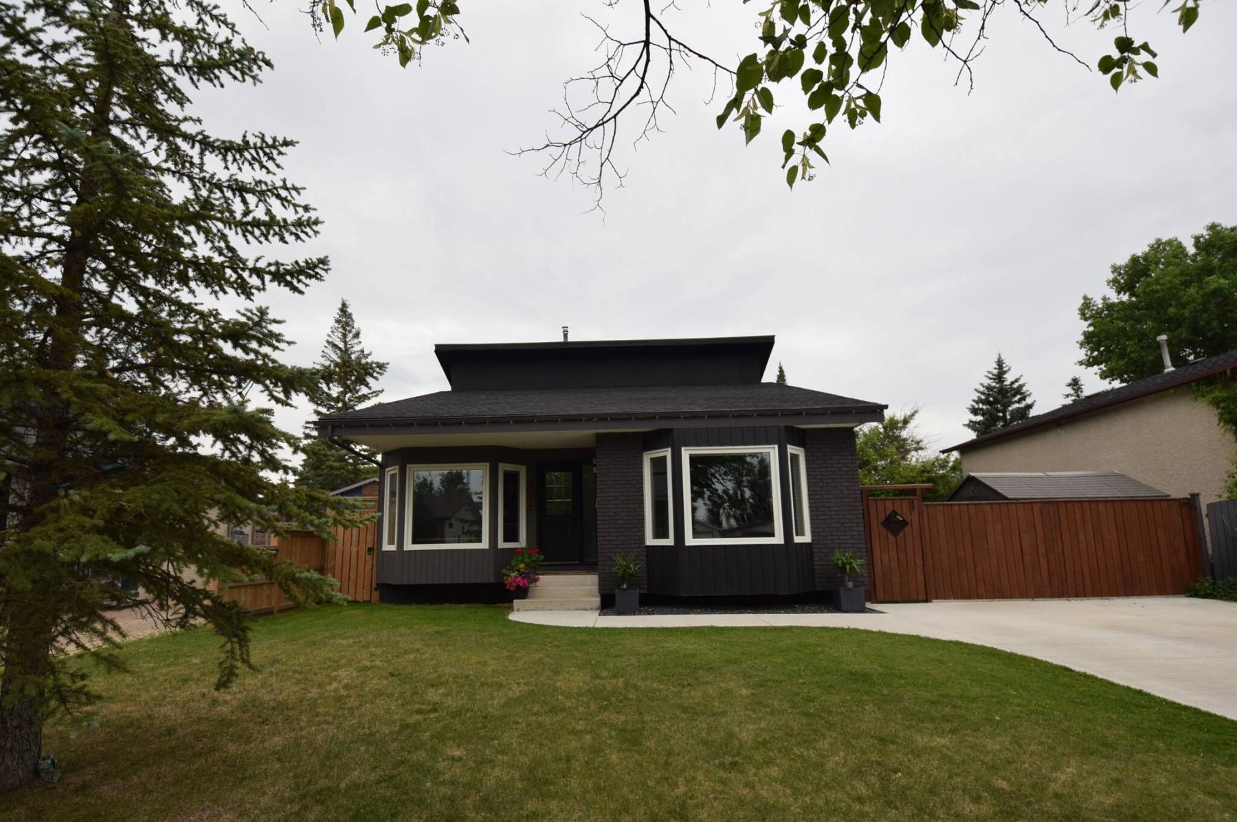  <p>The 1,776 sq. ft. split level has been tastefully remodelled and comes with an added bonus: an amazing backyard.</p> 