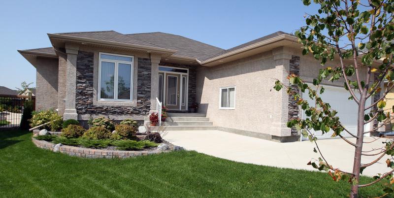 23 Kingsbridge Court.