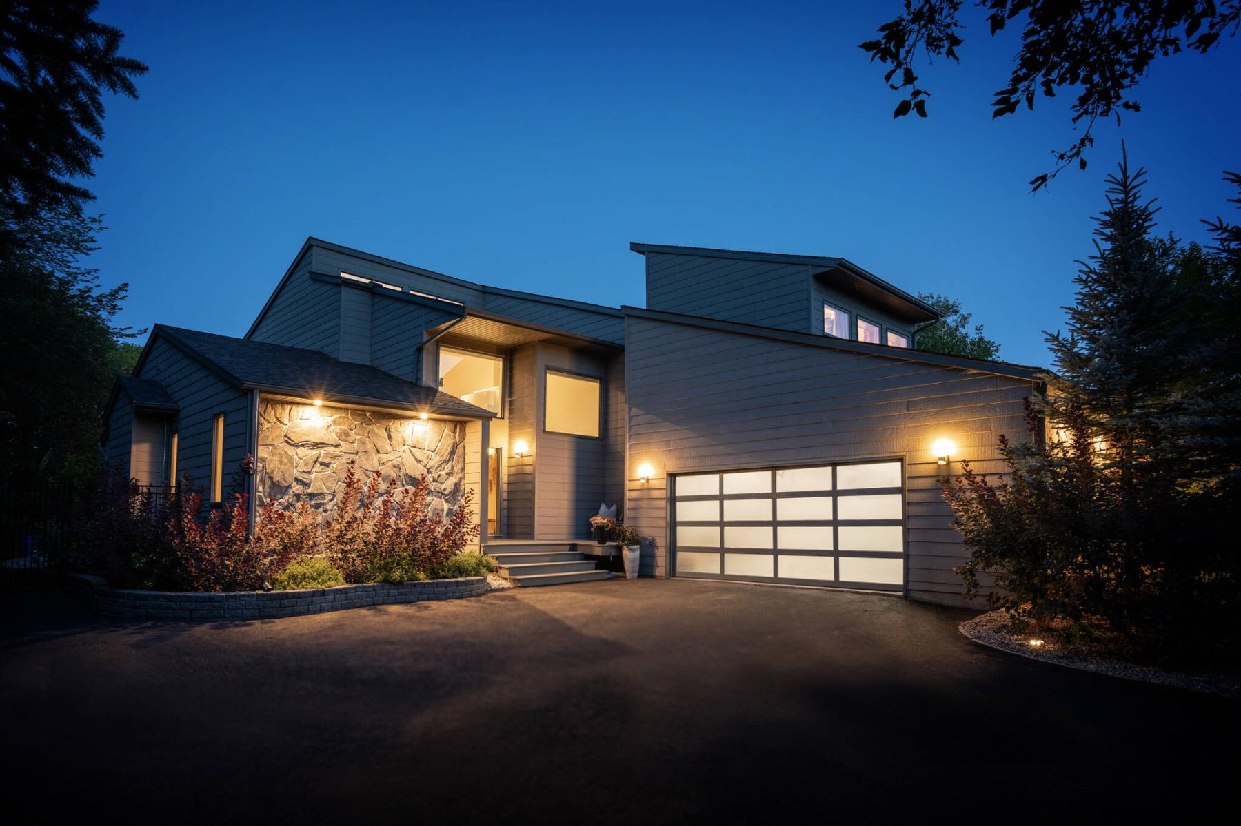  <p>Supplied</p>
                                <p>This large two-storey home is tucked away neatly in the midst of a mature, near one-acre lot just minutes from city conveniences.</p> 