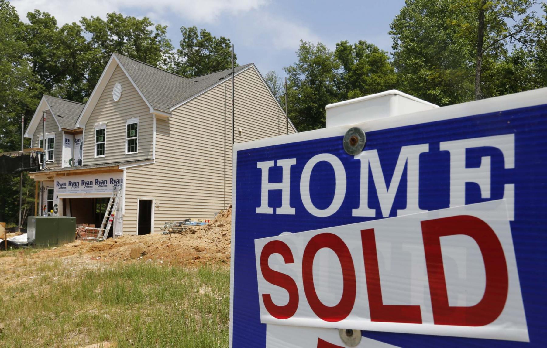 <p>Steve Helber / Associated Press files </p><p>The Manitoba Home Builders&rsquo; Association is reminding that residential construction, and some common hazards that can come with it, may be present in any neighbourhood over the summer.</p>