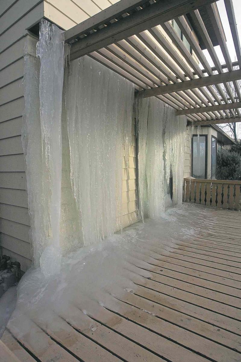 Ted Rhodes / Calgary Herald 
Frozen or broken pipes can cause serious damage to a vacant home.