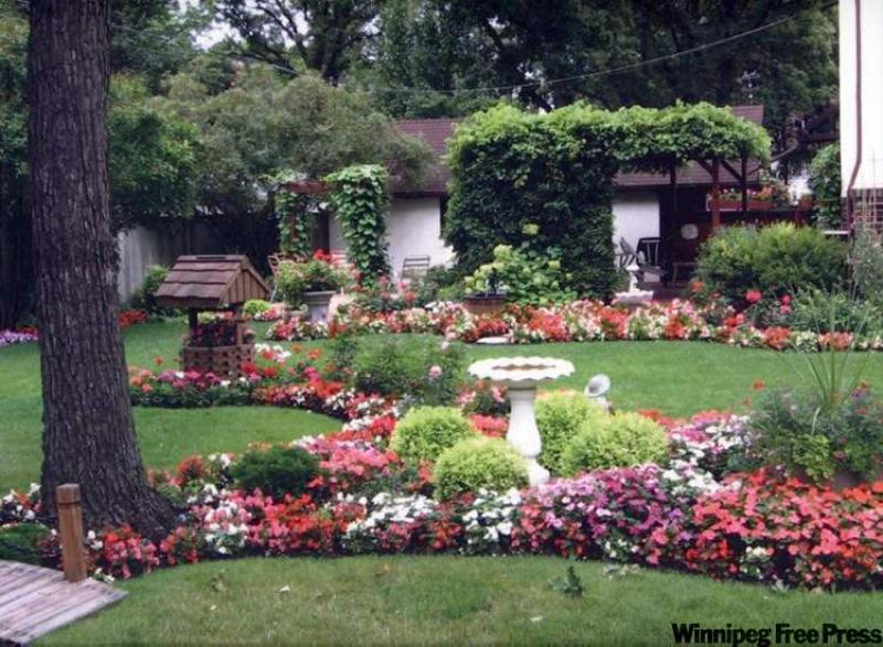 The formal garden of Jack and Elaine Sine.