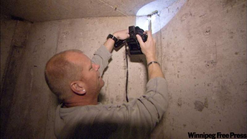 Mike discovers a leak in the foundation of a home featured on Holmes Inspection. 