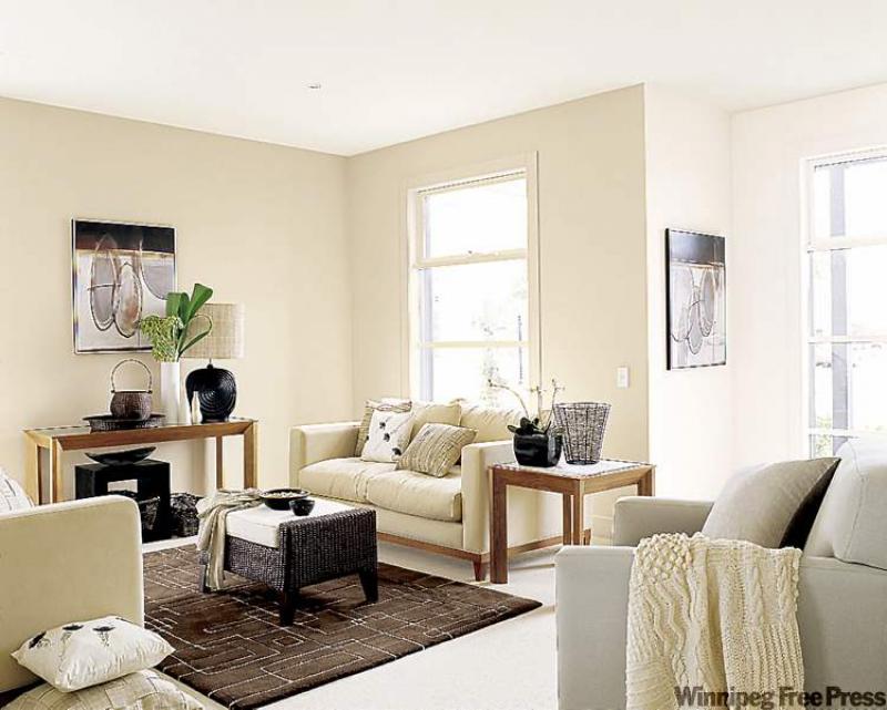 Rearrange the items you have on hand to create a simpler dÃ©cor.