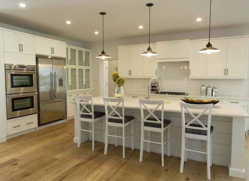 <p>ANDREW RYAN / WINNIPEG FREE PRESS</p><p>A large island seats four in this well-designed kitchen, while an extra-wide aisle separates it from a gas cooktop.</p>