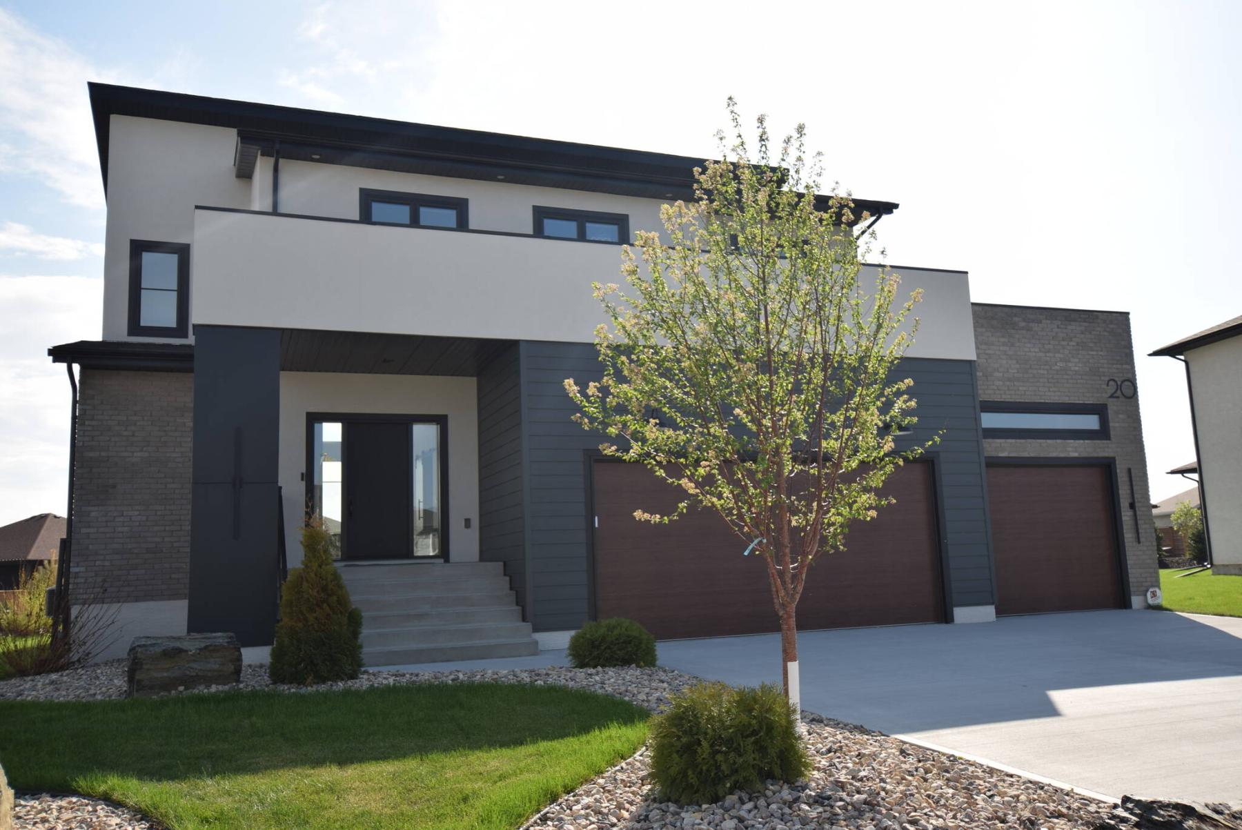  <p>Photos by Todd Lewys / Winnipeg Free Press A sharp exterior provides a preview of the practical luxury that awaits in this two-storey masterpiece.</p> 