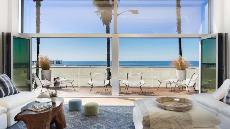 <p>Ross Robinson&rsquo;s four-storey house has ocean views from every level.</p>