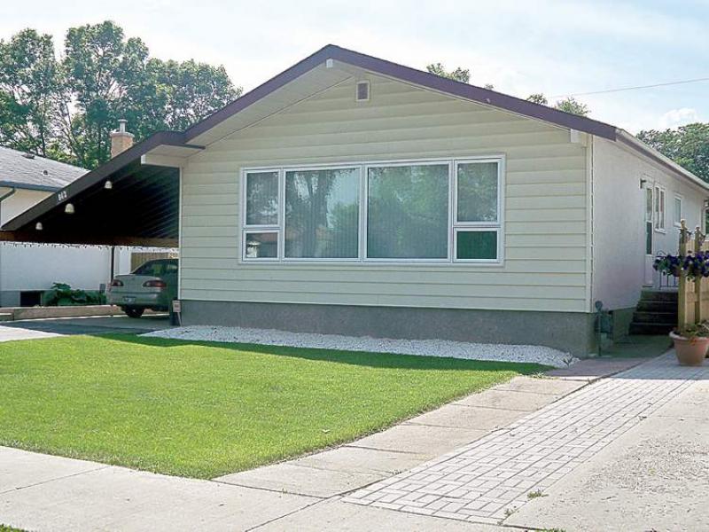 Crestview

Address: 842 Parkhill Street
Asking Price: $244,900
Sold Price: $265,000
Taxes: $2,764.10
Square Footage: 1,092
Bedrooms: 3
Bathrooms: 2
Lot Size: 50 x 120
Listing Agent: Jon Wiebe/Cheryl Thurston, Realty Executives First Choice, 885-8999
Selling Agent: Joy Boudreau, Royal LePage Dynamic, 989-5000
