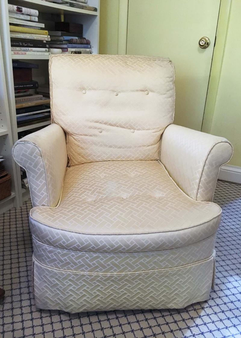 <p>Jura Koncius / Washington Post</p><p>This US$35 thrift shop chair is in need of reupholstering. But is it worth the cost?</p>