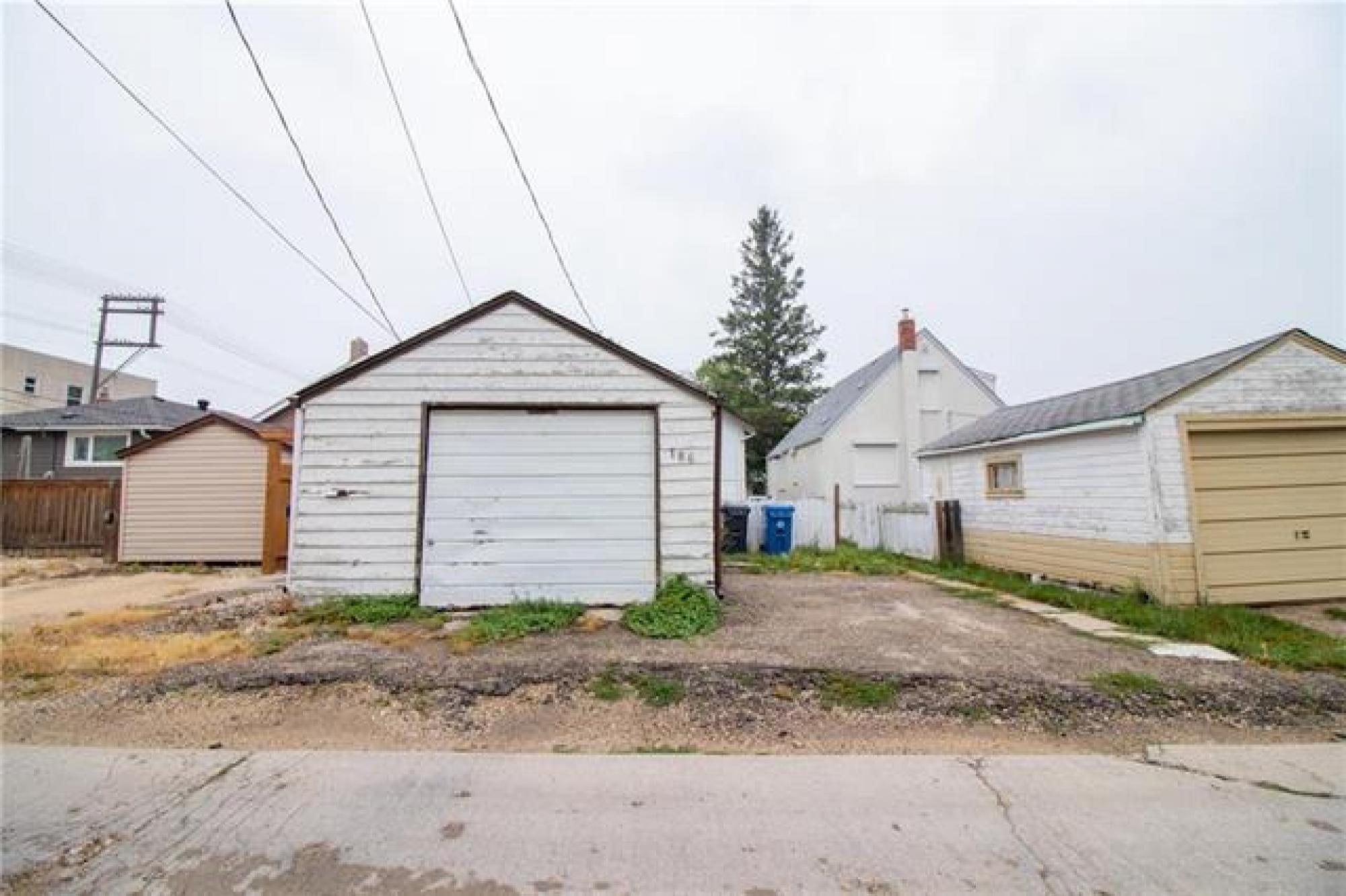 186 St Anthony Avenue, R2V 0R5, 2 Bedroom, Bungalow for sale North West