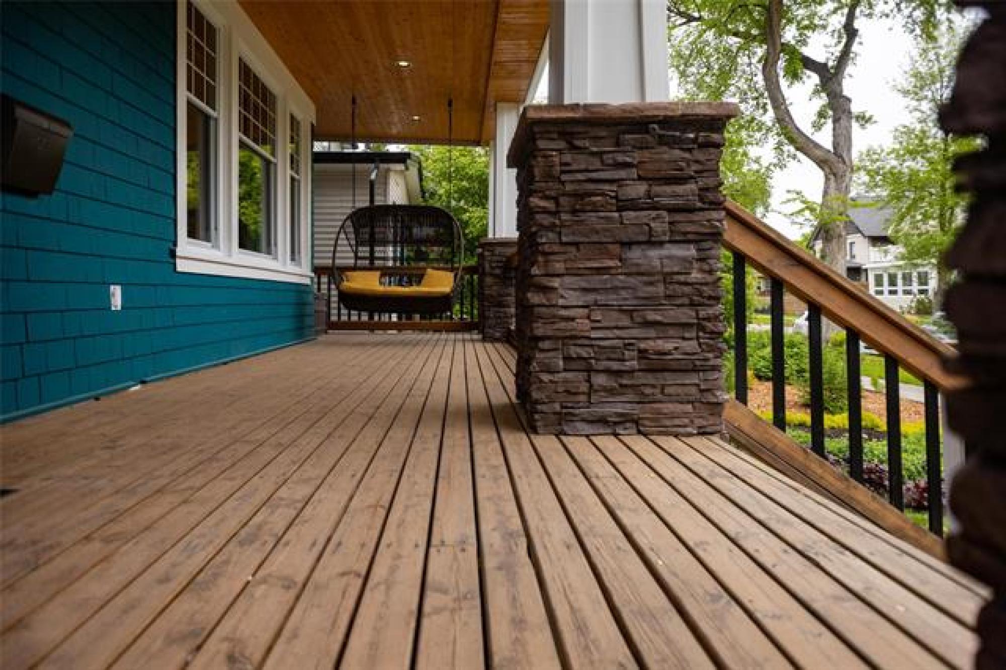 30 Lipton Street, R3G 2G4, 4 Bedroom, 2 & 1/2 Storey for sale West Winnipeg, Wolseley Winnipeg