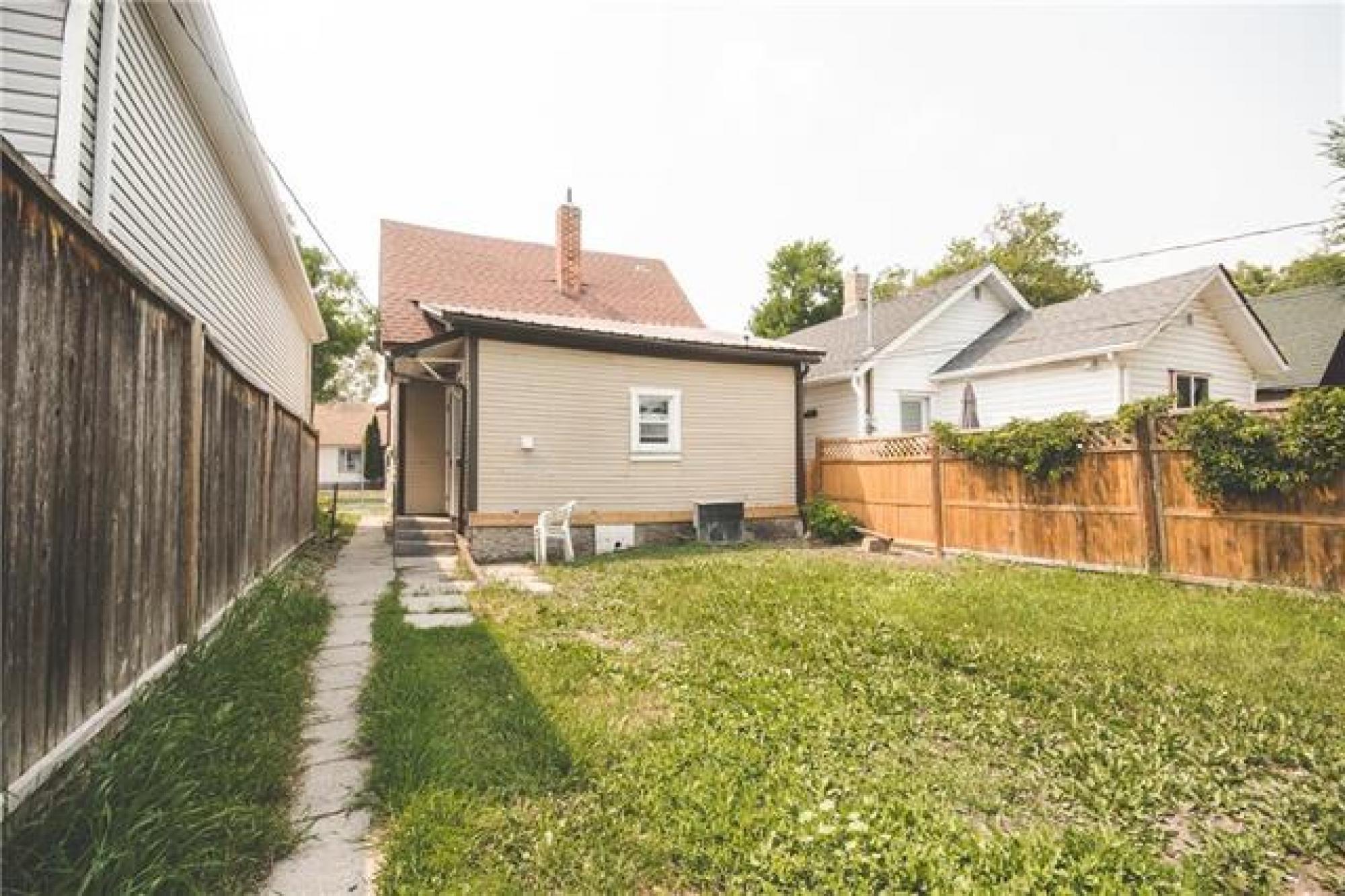 555 Matheson Avenue, R2V 0A3, 3 Bedroom, 1 & 1/2 Storey for sale North West Winnipeg, West