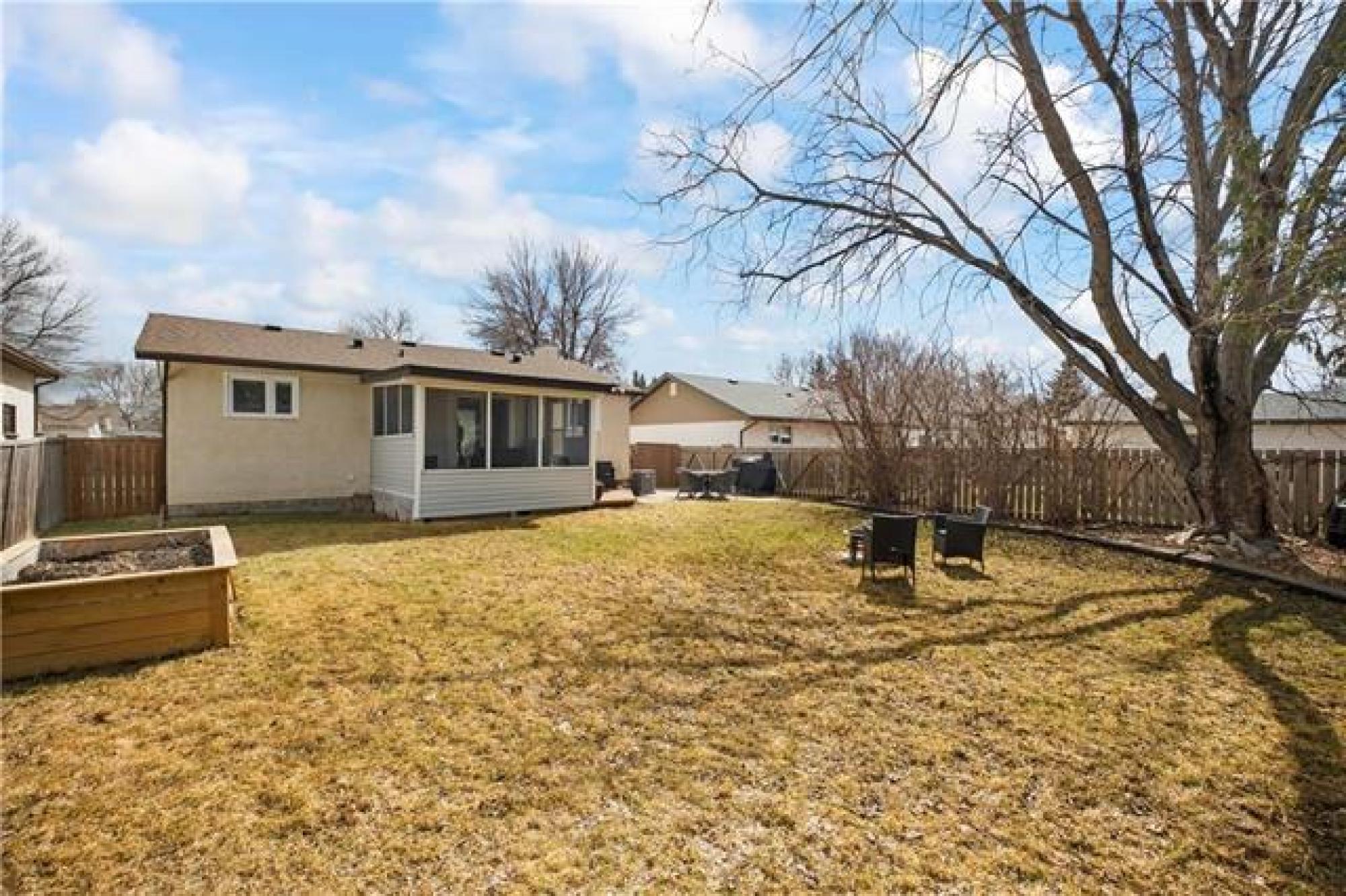 51 Brixford Crescent, R2N 1E1, 2 Bedroom, Bungalow for sale South East