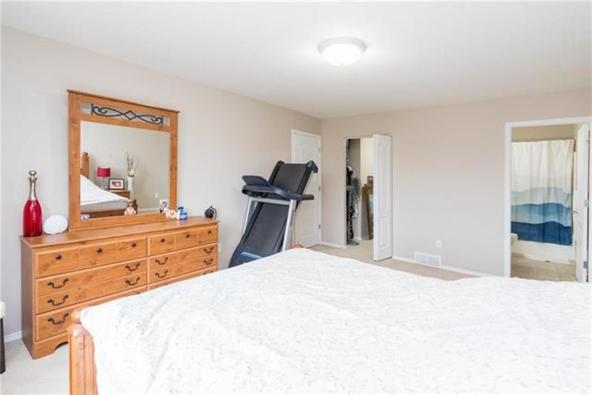 136 Chadwick Crescent, R2C 1G9, 4 Bedroom, 2 Storey for sale North East