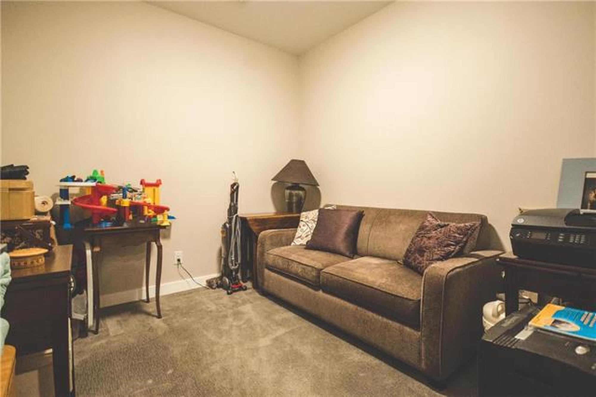 218139 Tuxedo Avenue, R3N 0H6, 2 Bedroom, One Level for sale South