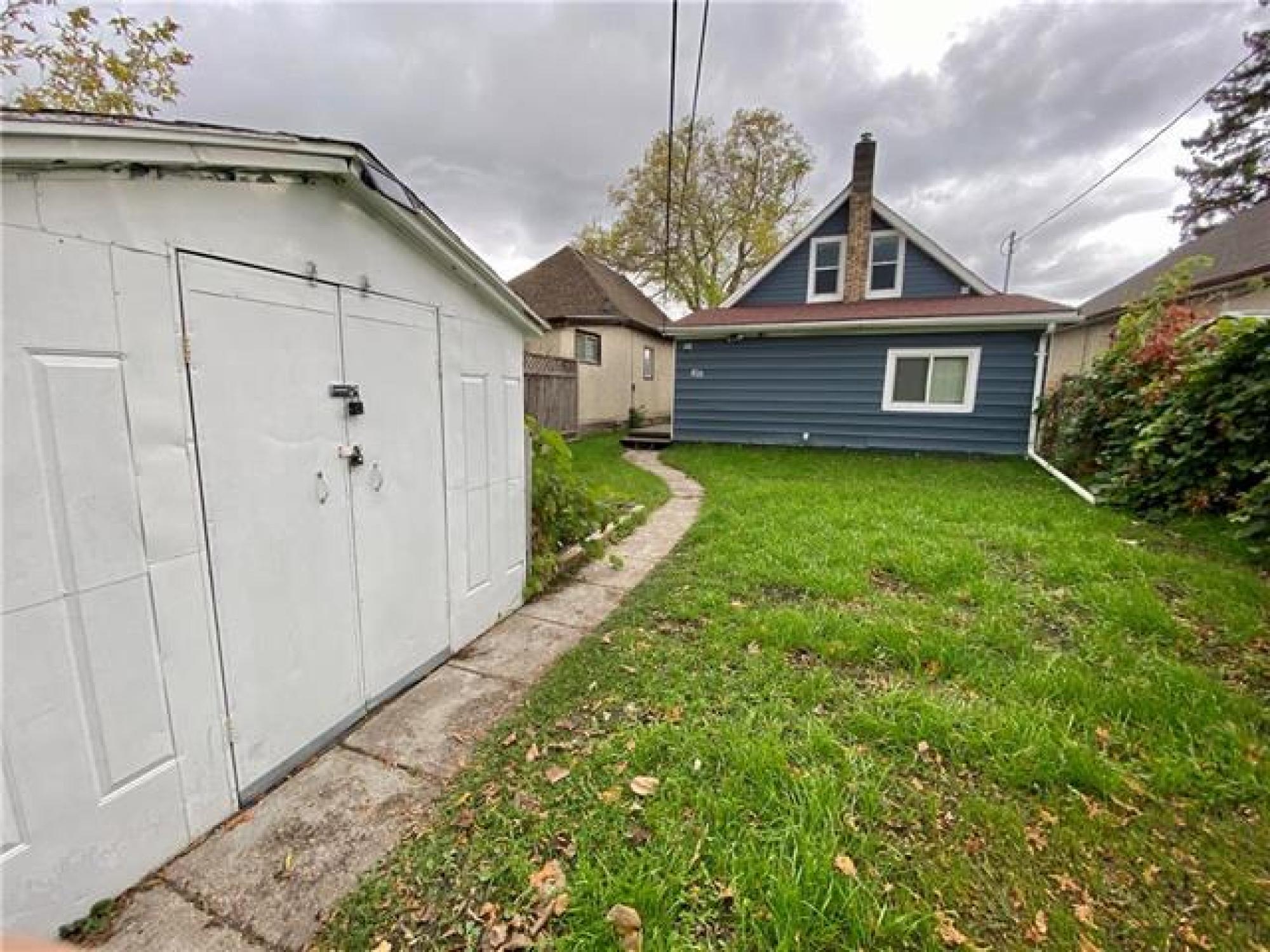 831 McCalman Avenue, R2L 1G9, 3 Bedroom, 1 & 1/2 Storey for sale North