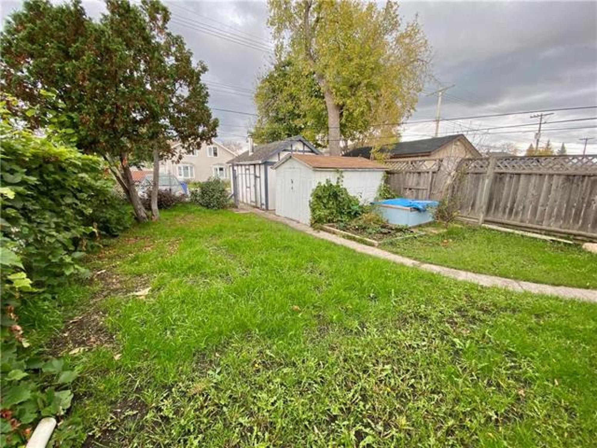 831 McCalman Avenue, R2L 1G9, 3 Bedroom, 1 & 1/2 Storey for sale North