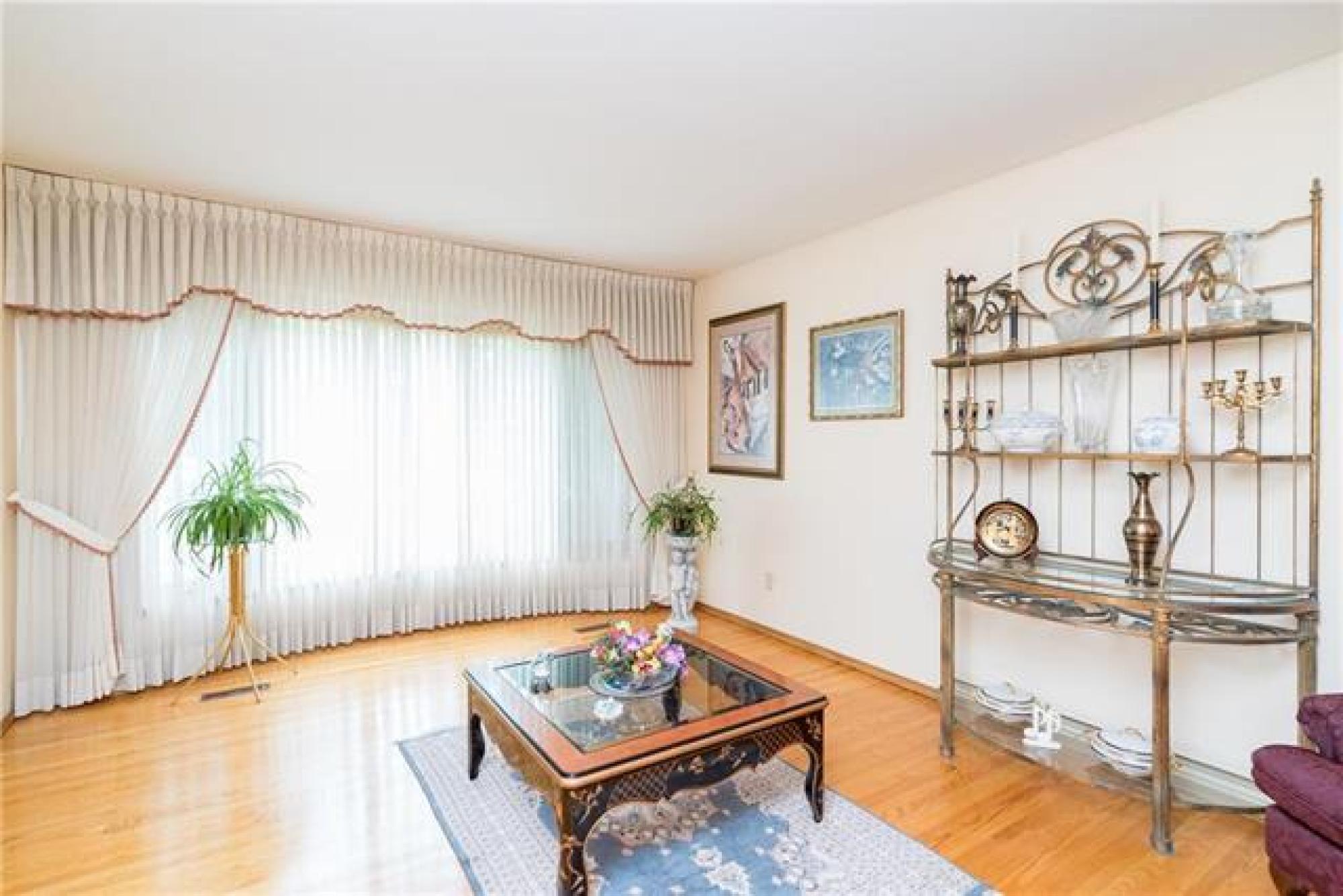 34 Waterfront Road, R3X 1L2, 3 Bedroom, 2 Storey for sale South East Winnipeg, Island Lakes