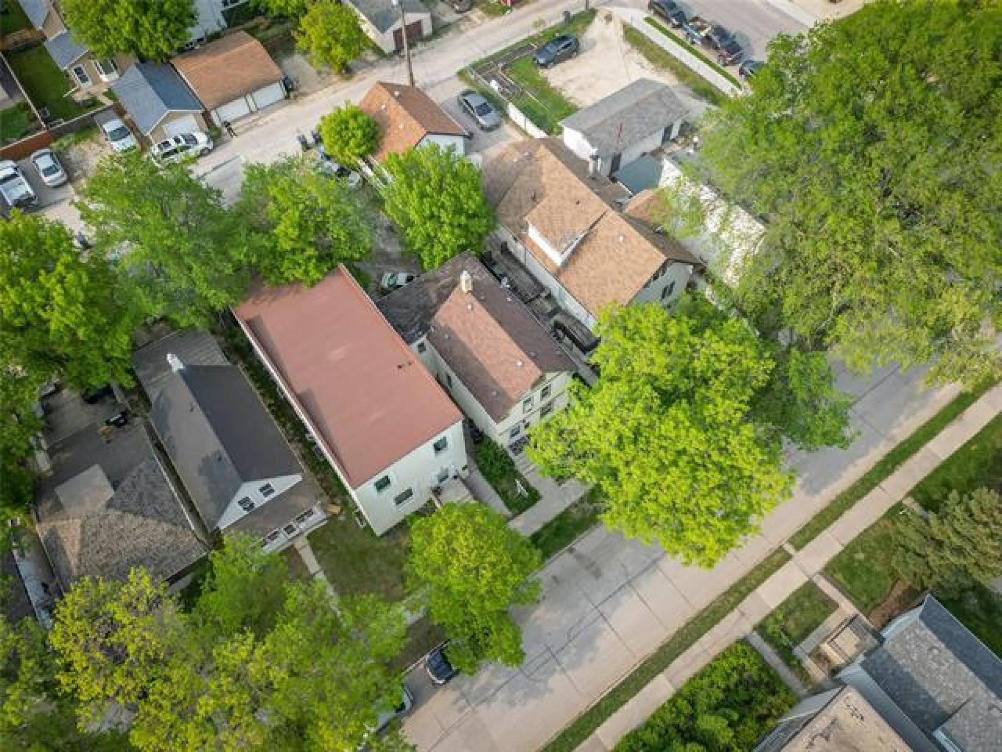229 Bertrand Street, R2H 0N5, 3 Bedroom, 2 & 1/2 Storey for