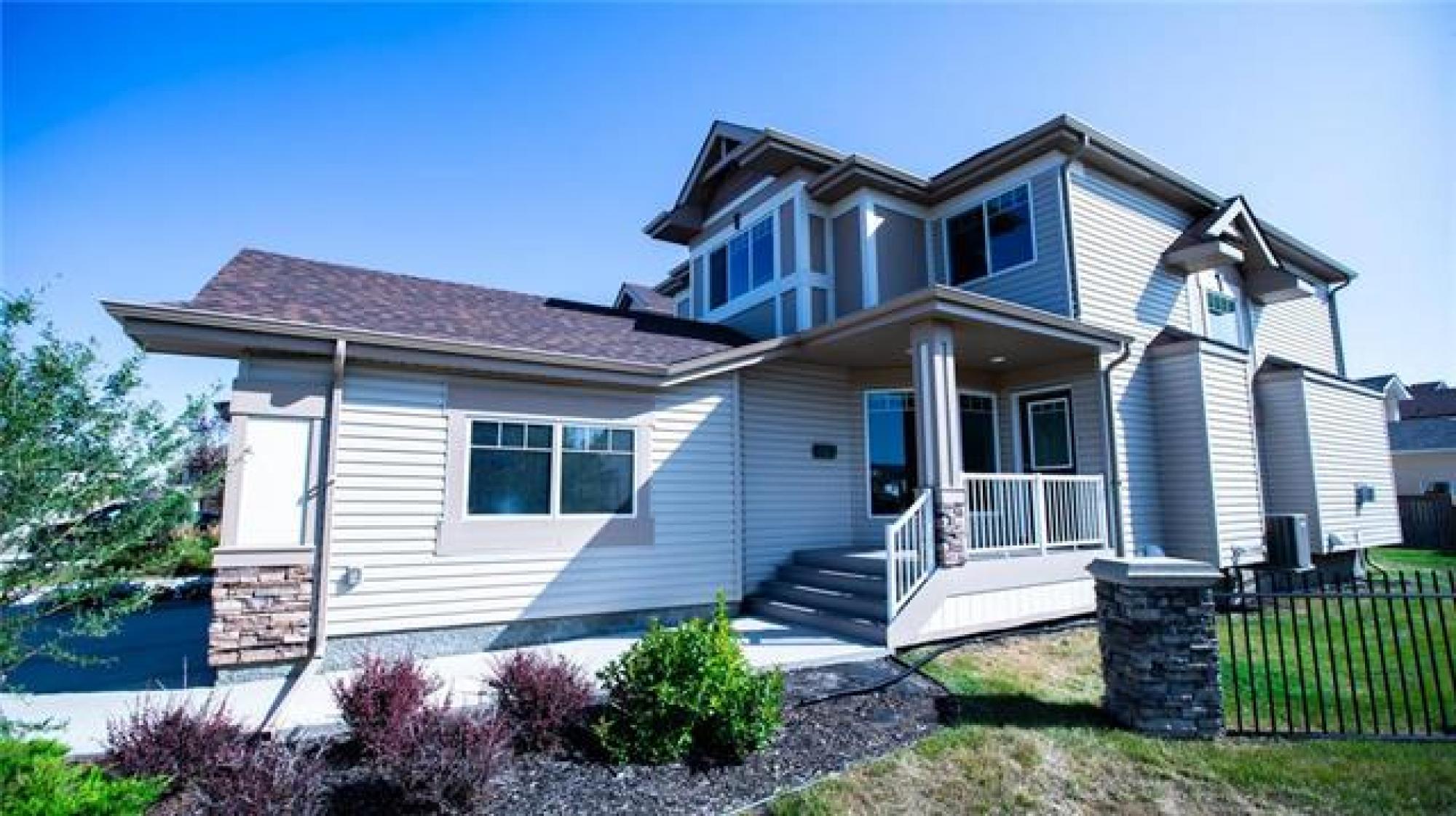 1250 Amber Trail, R2P 1L6, 3 Bedroom, 2 Storey for sale North West