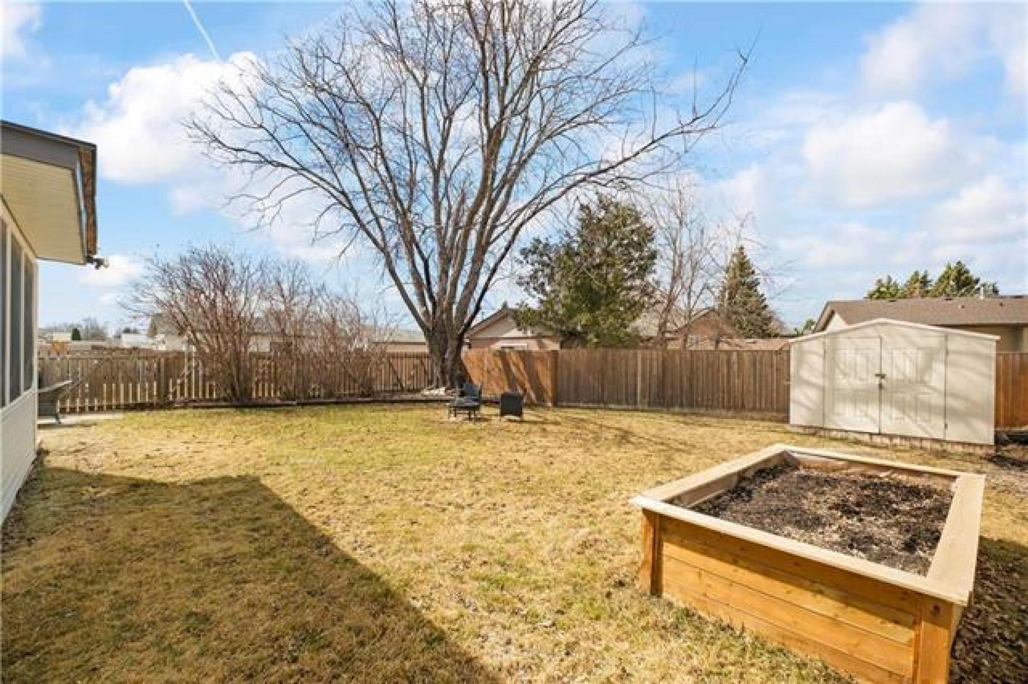 51 Brixford Crescent, R2N 1E1, 2 Bedroom, Bungalow for sale South East