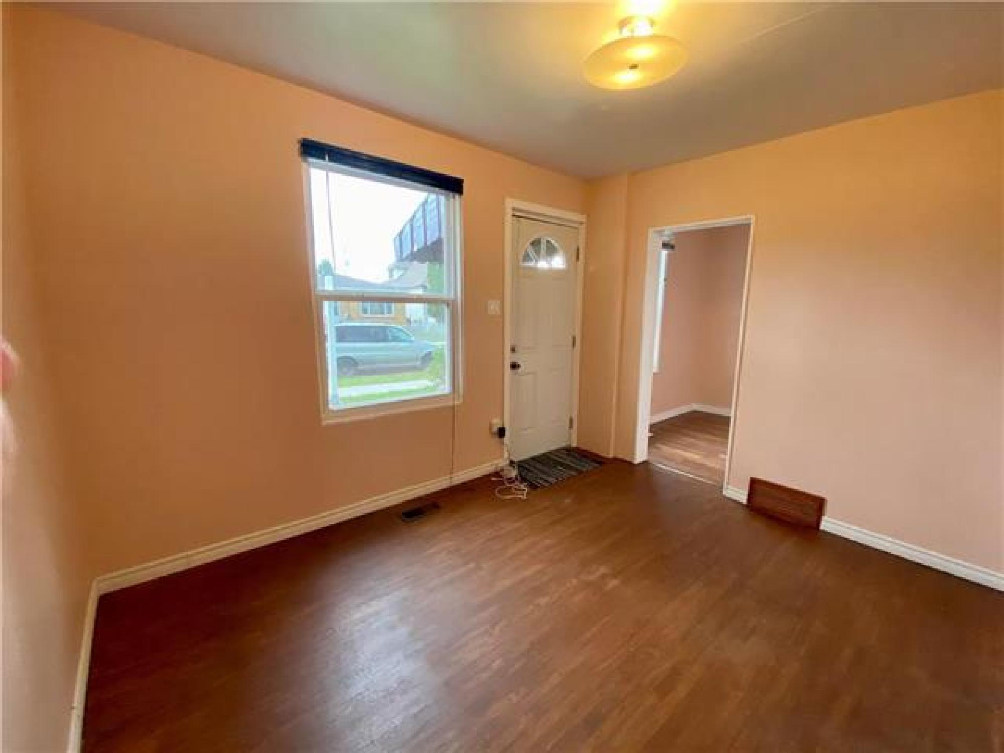 831 McCalman Avenue, R2L 1G9, 3 Bedroom, 1 & 1/2 Storey for sale North